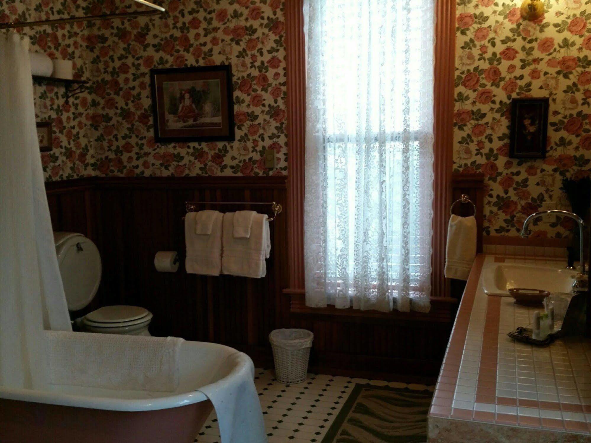 Geiger Victorian Bed And Breakfast Tacoma Extérieur photo