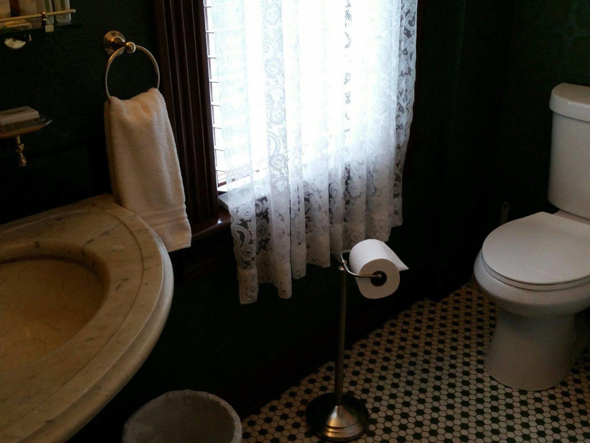 Geiger Victorian Bed And Breakfast Tacoma Extérieur photo