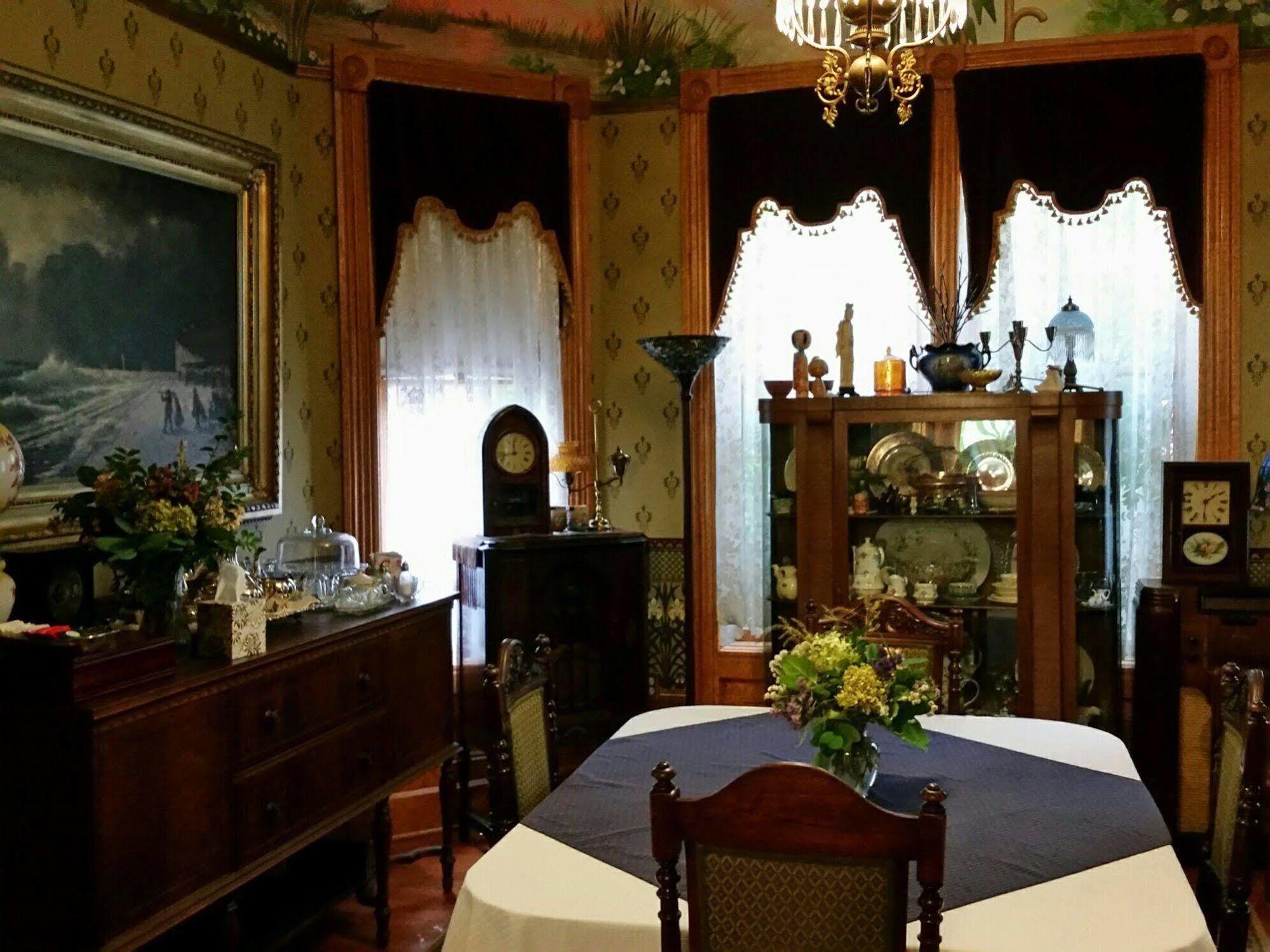 Geiger Victorian Bed And Breakfast Tacoma Extérieur photo